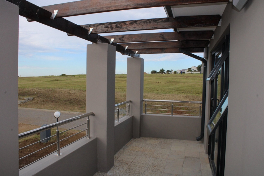 4 Bedroom Property for Sale in Kidds Beach Eastern Cape